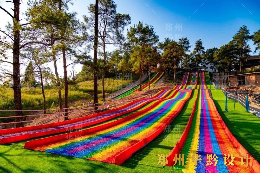 七彩滑道对景区带来的好处，小产品大优势。