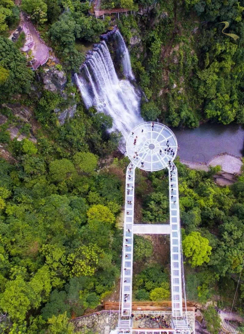 广东清远古龙峡云天玻霸
