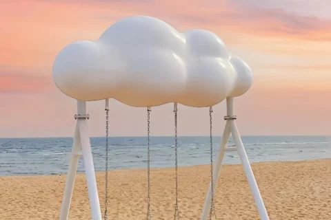 网红云朵秋千赏析